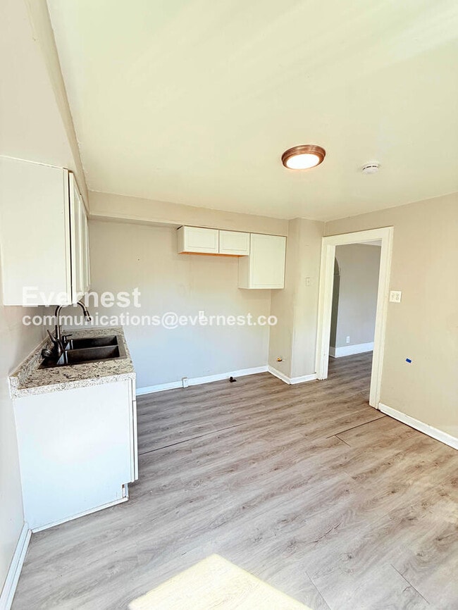 Photo - 5513 Somerset Ave