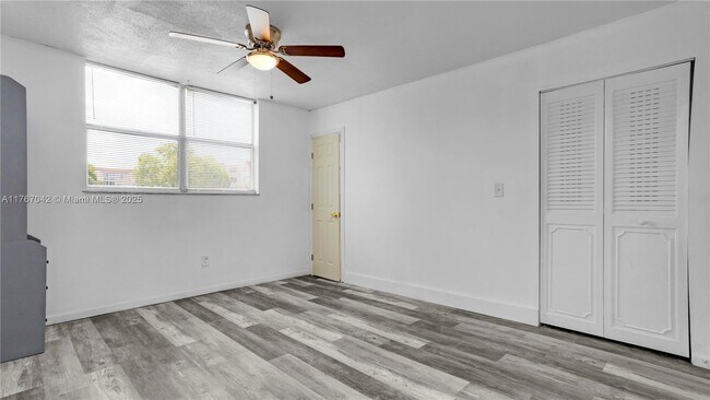 Photo - 2860 Somerset Dr Condo Unit 110K