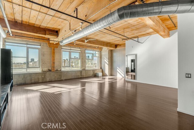 Photo - 530 S Hewitt St