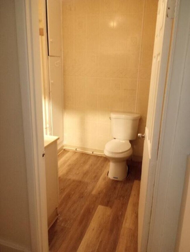 Building Photo - 864 N 6th St Unit APT 2