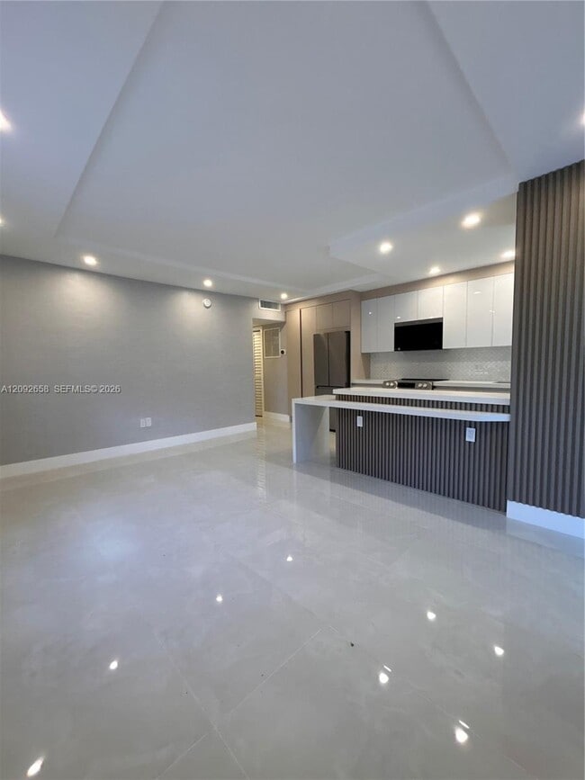 Photo - 2430 NE 135th St Unit 201