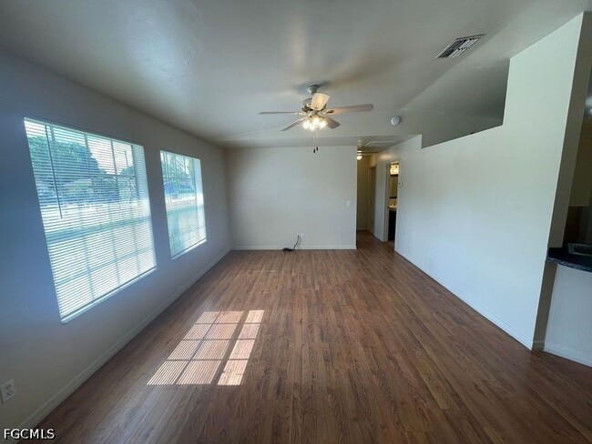 Photo - 445 Candlewick Cir W