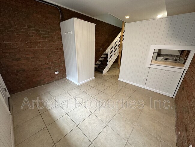 Photo - 604 W Pine St Unit Apt 2