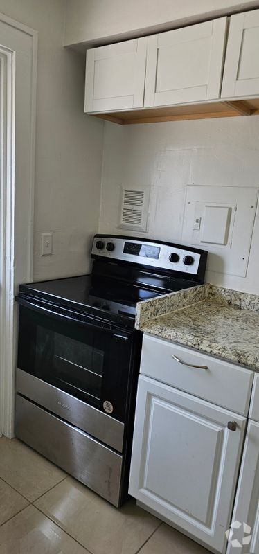 Building Photo - 319 Kenilworth Blvd Rental