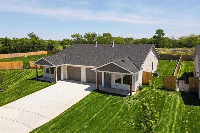 Building Photo - 524-526 W. 50th Ct. S. Unit 524 W. 50th Ct. S.