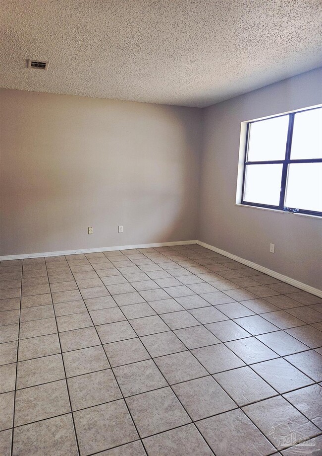 Photo - 7240 Hilburn Rd