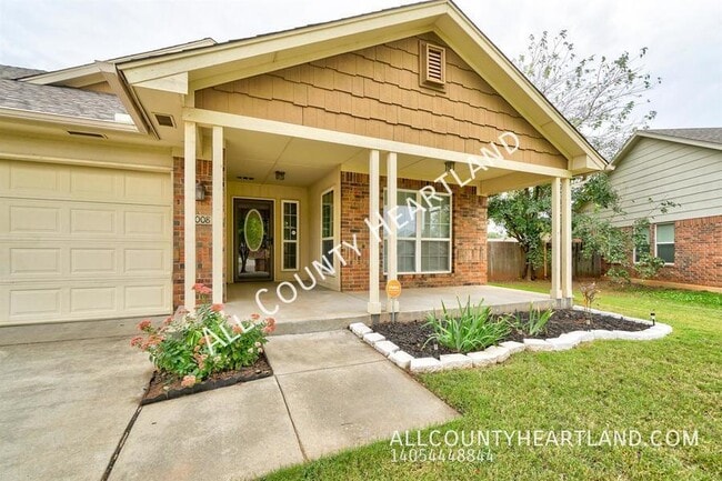 Building Photo - 2008 SE 7th Ct