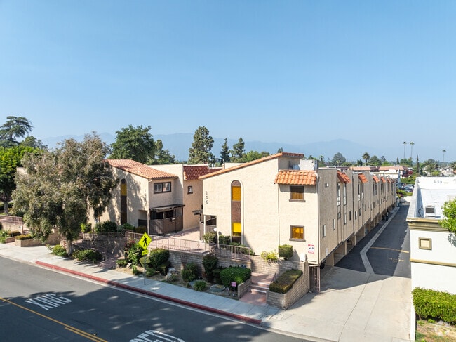 115 N Almanzor St - 115 N Almansor St