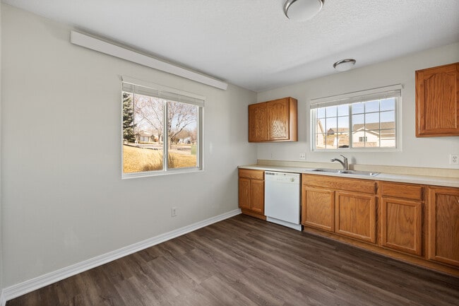 Eat in kitchen is perfect for a four top - 1311 Sydney Dr