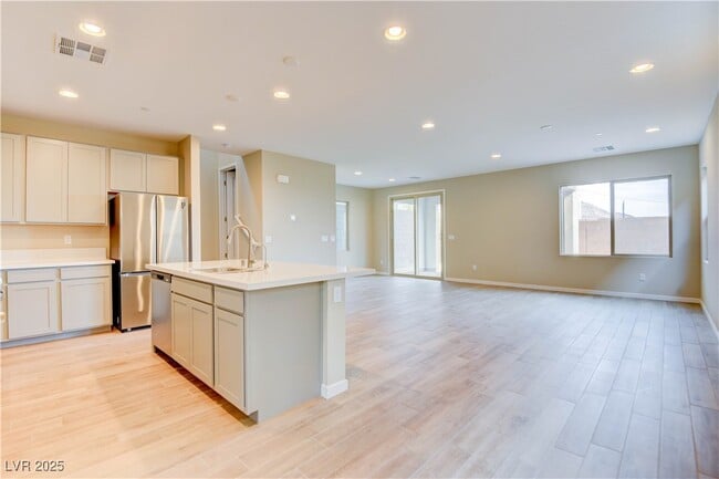 Photo - 11840 Pelican Butte Ave