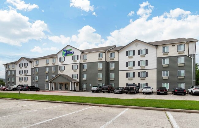 Furnished Studio-Beaumont