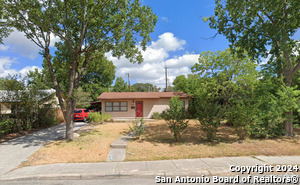 Building Photo - 1007 W Thorain Blvd Rental