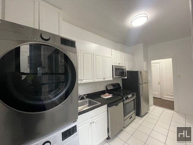 Photo - WEST 104 STREET Unit 54