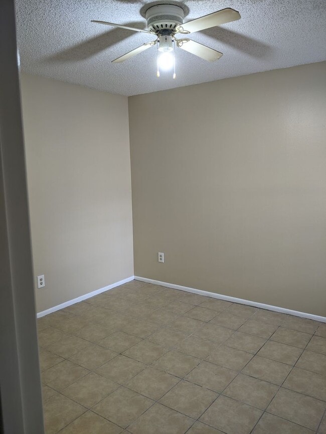 Photo - Oakwood Villas - Two Bedroom Two Bath Townhouse