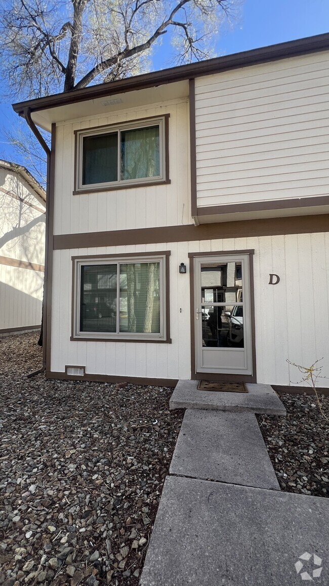 Building Photo - 725 Alexander Rd Unit D Rental