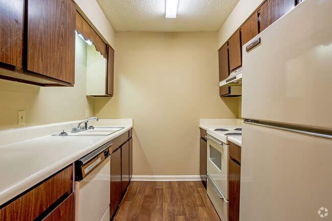 1BR,1BA - Point O'Woods Apartments