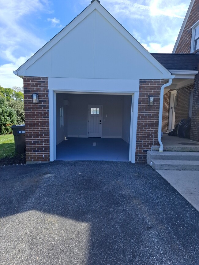864 Eden Rd
