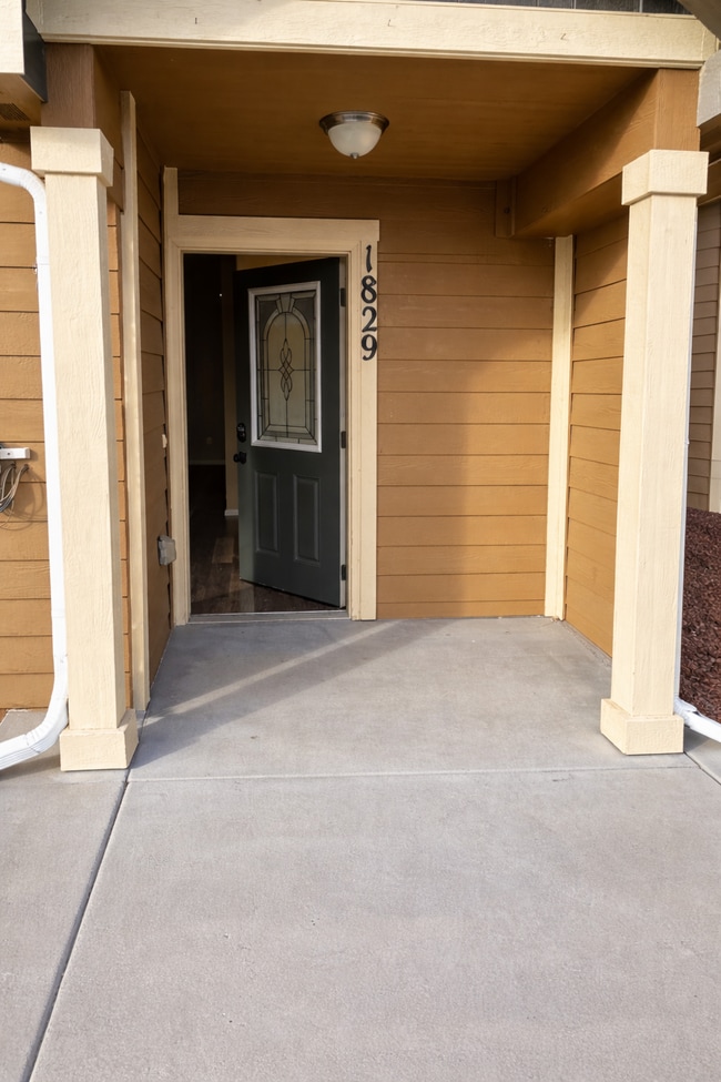 Photo - 1829 Final View Aly