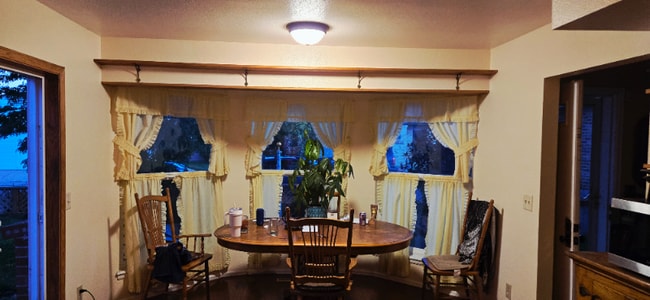 Photo - 138 Willow Pl S