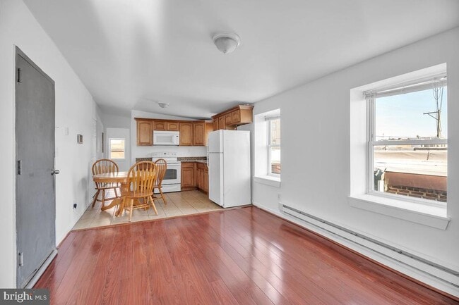 Photo - 3151 Richmond St