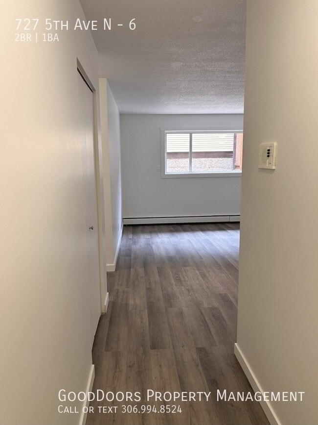 Building Photo - 727 5th Ave N Unit 6