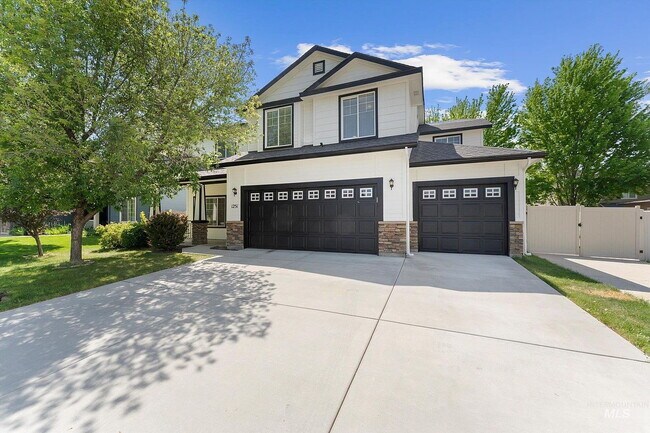 Building Photo - Single Family Home For Rent