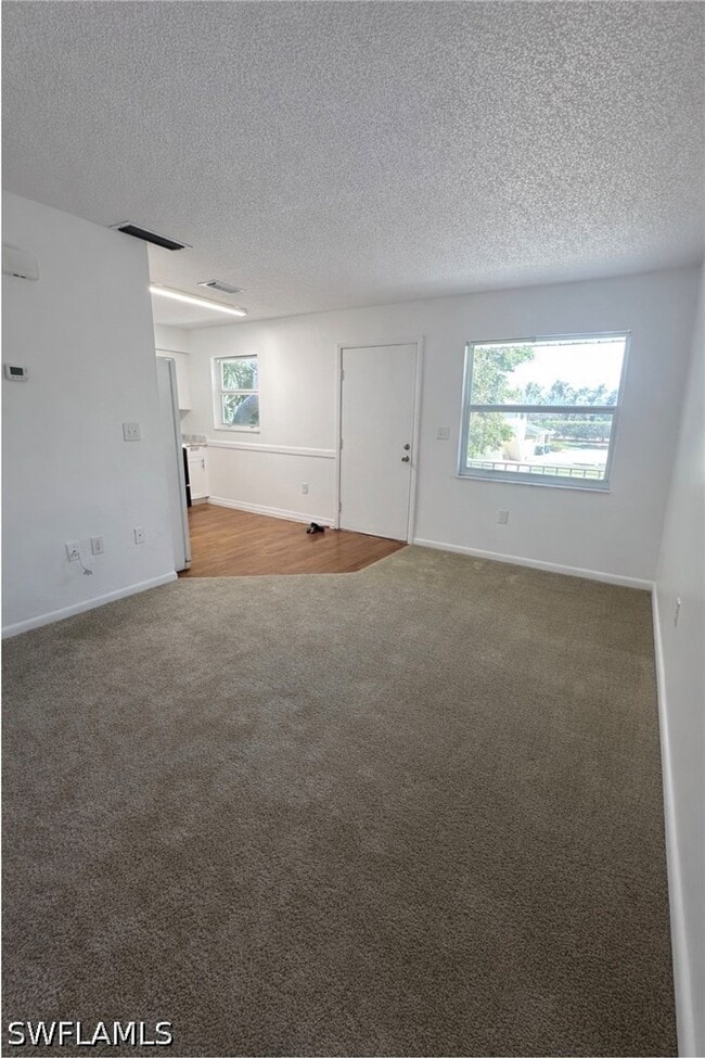 Building Photo - 3325 Arpt Rd S Unit J6