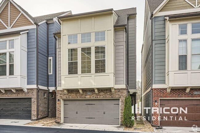 Building Photo - 1068 Moorewood Ln S E Rental