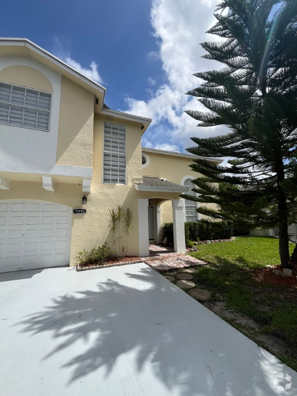 Building Photo - 9991 NW 51st Terrace Rental