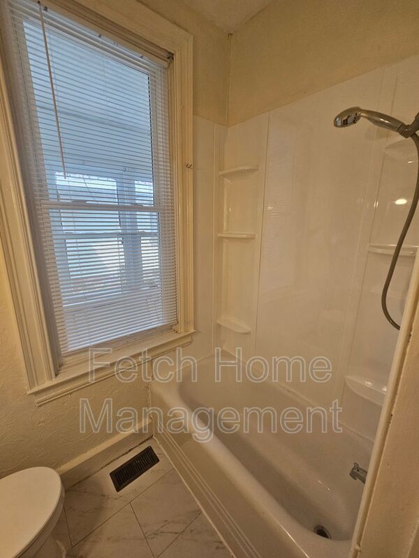 Photo - 569 W Philadelphia St