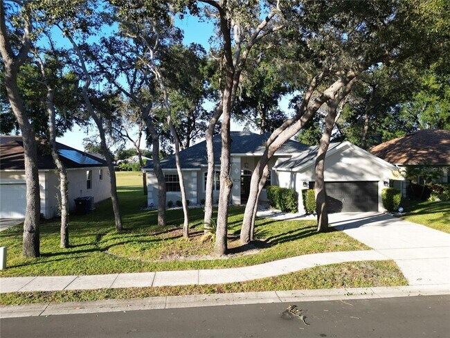 Photo - 2560 Tall Maple Loop