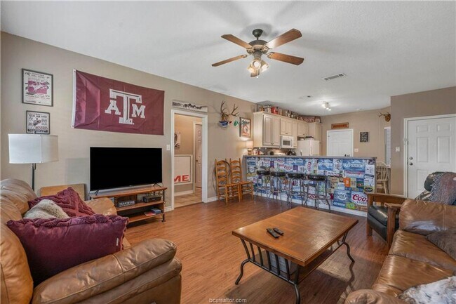 Photo - Available August 2026! Spacious 4 Bed House in South College Station!