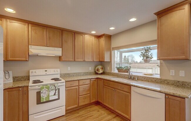 Photo - Comfortable 3BR/2BA Home in Kent – Fenced Backyard & Deck Unit Apt A