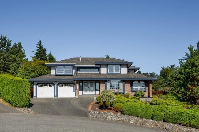 Building Photo - 8082-8150 150 St