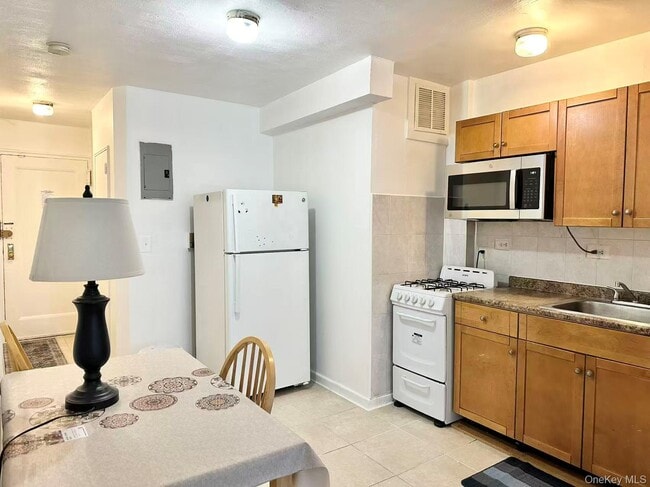 144-46 38th Ave Unit 2F