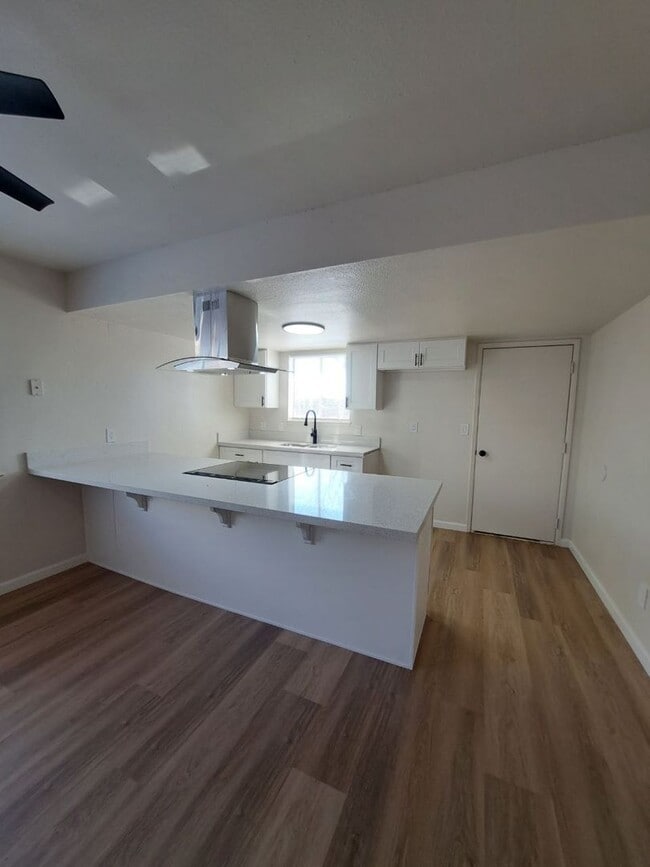 Photo - 546/550 E Polk St Unit 550