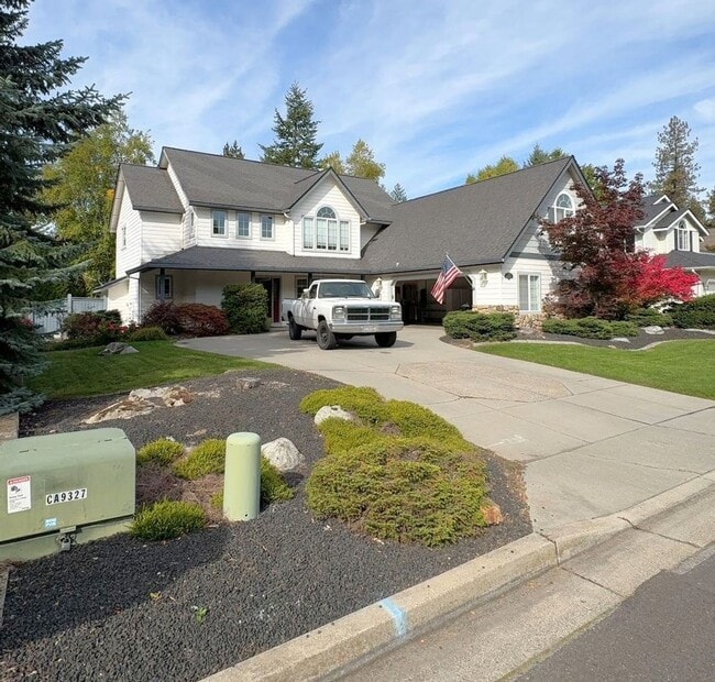 2833 N Bristlecone Dr