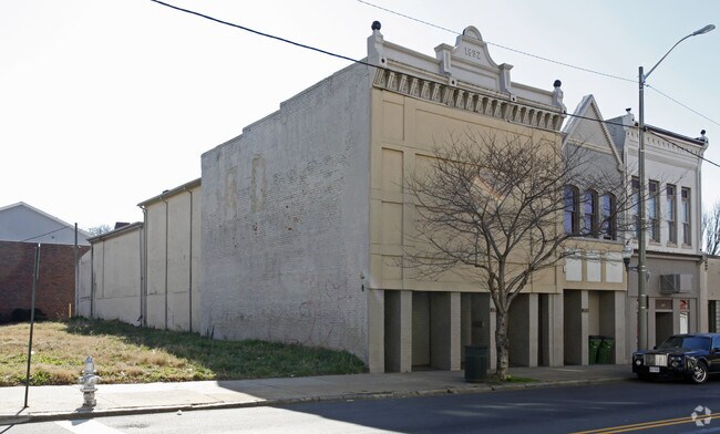 Building Photo - 1204 Hull St Rental