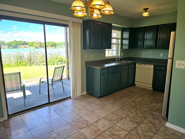 Photo - 1920 E Edgewood Dr Unit J5