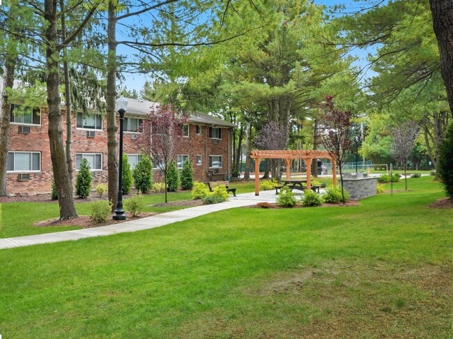 Eagle Rock Apartments at Nesconset
