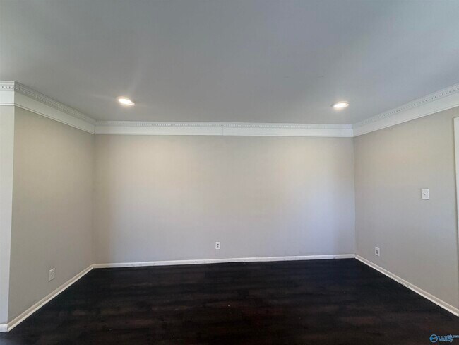 Photo - 8711 Edgehill Dr SE