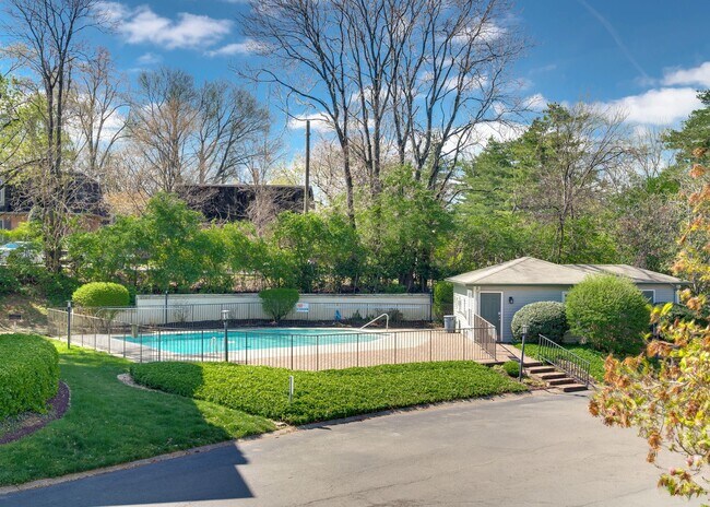 Photo - 265 Hillsboro Pl