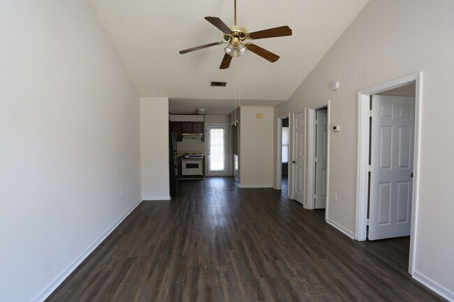 Photo - 2 bedroom for Immediate Move In!