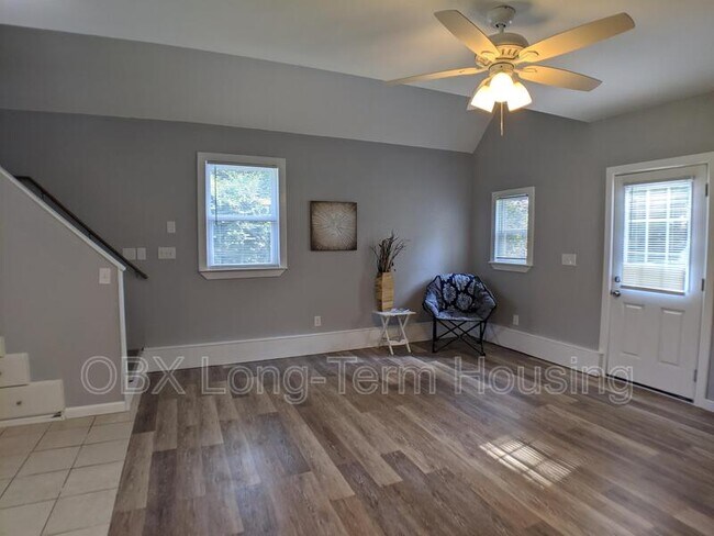 Photo - 389 N Spot Rd