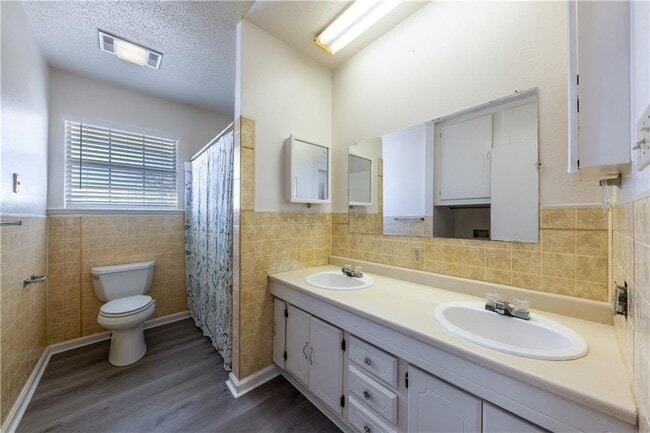 Photo - 13817 Abrahamson Ct