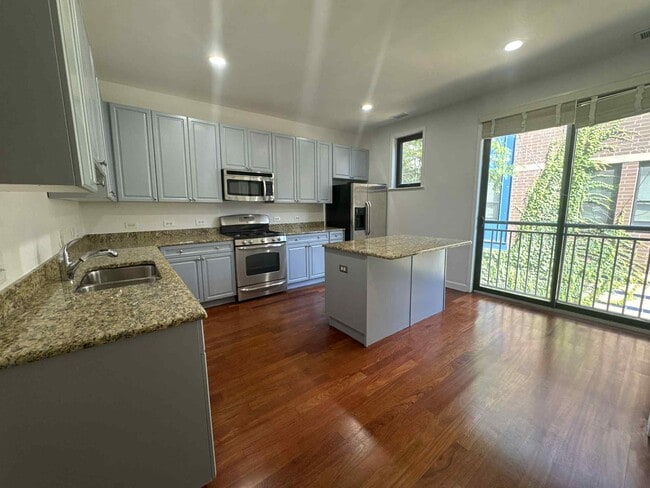 Photo - 1153 N Cambridge Ave