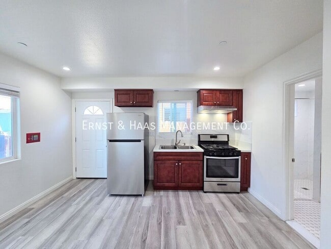 Building Photo - 1759 Cerritos Ave Unit A Rental