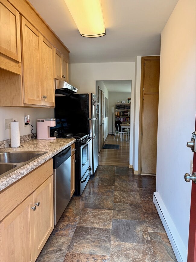 Photo - 501 Shepard Ter