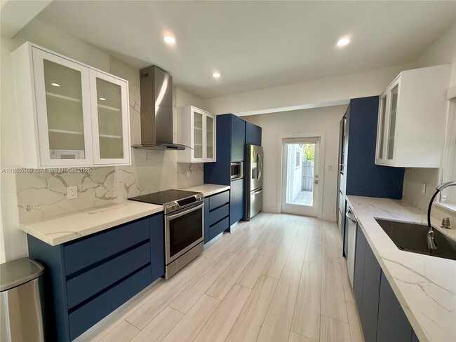 Photo - 761 NE 77th St