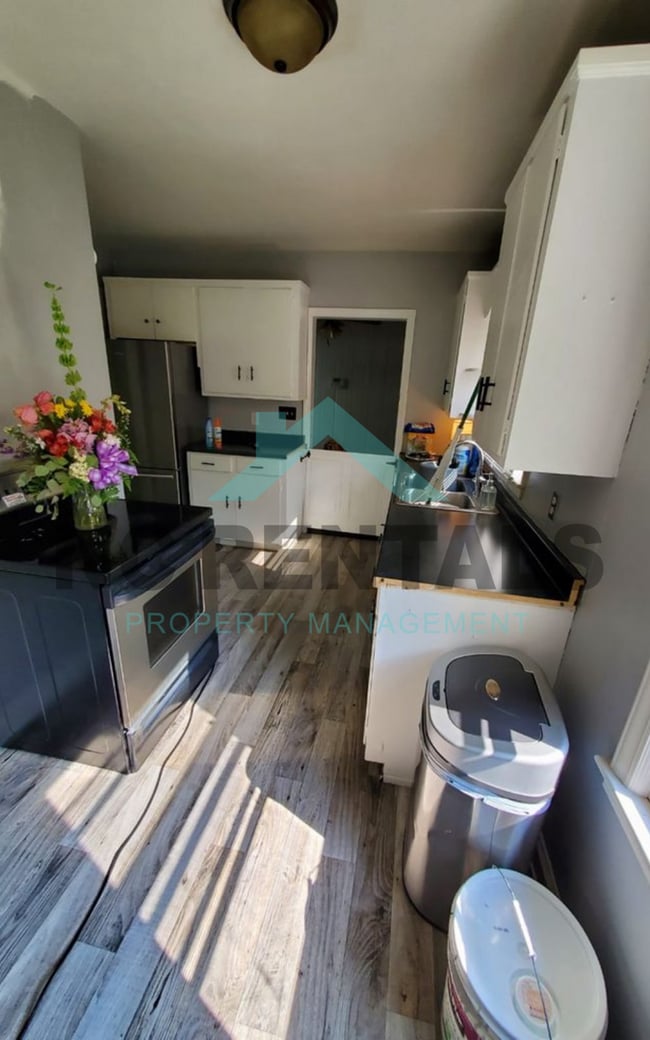 Photo - 5002 Cherry St